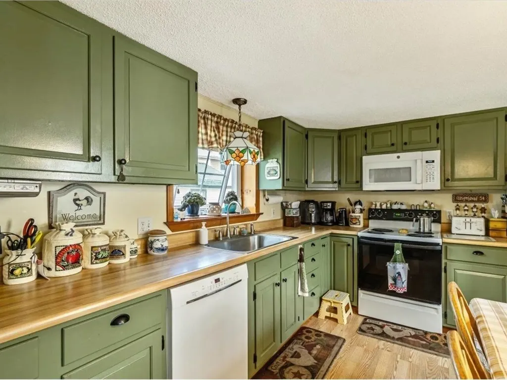 23 North Elm Street St. Albans City VT 05478