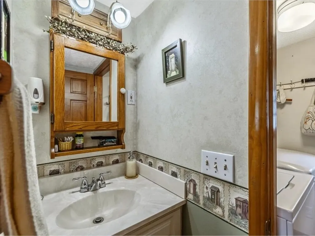 23 North Elm Street St. Albans City VT 05478