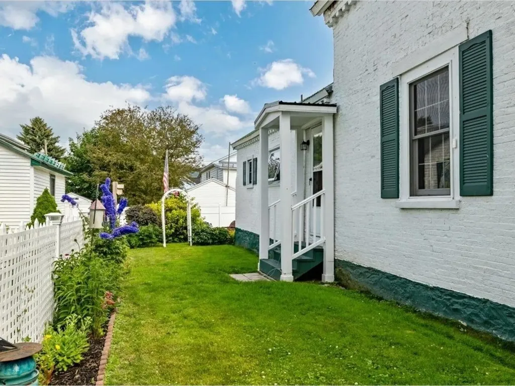 23 North Elm Street St. Albans City VT 05478