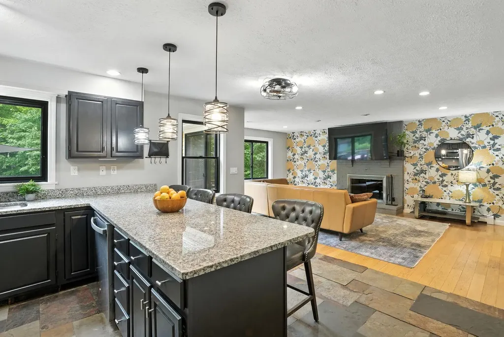 11 Cedar Drive New Boston NH 03070