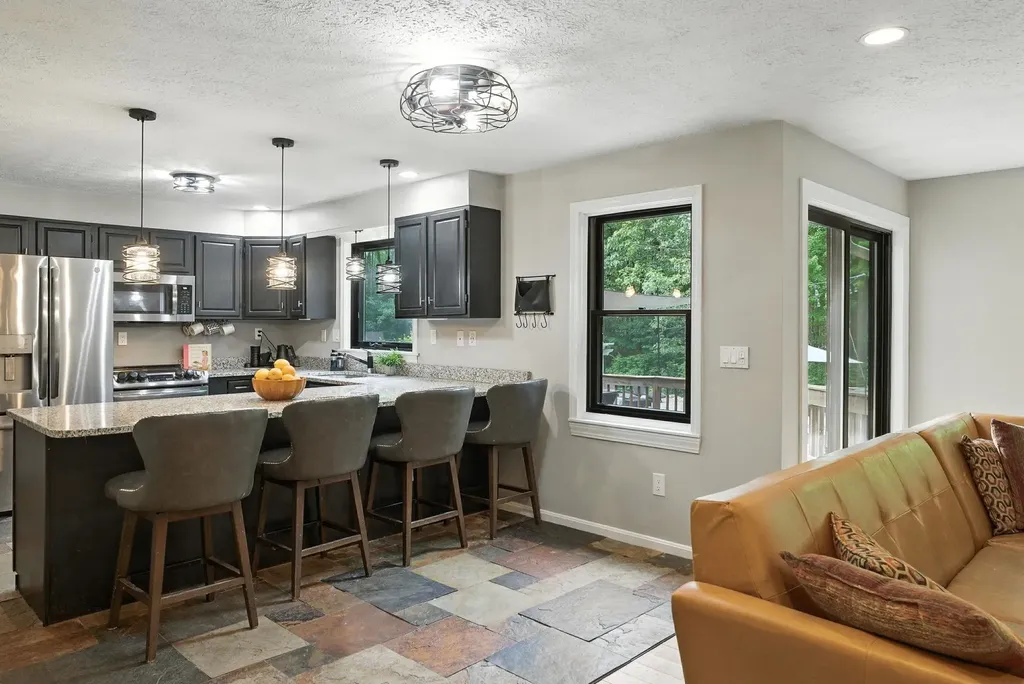 11 Cedar Drive New Boston NH 03070