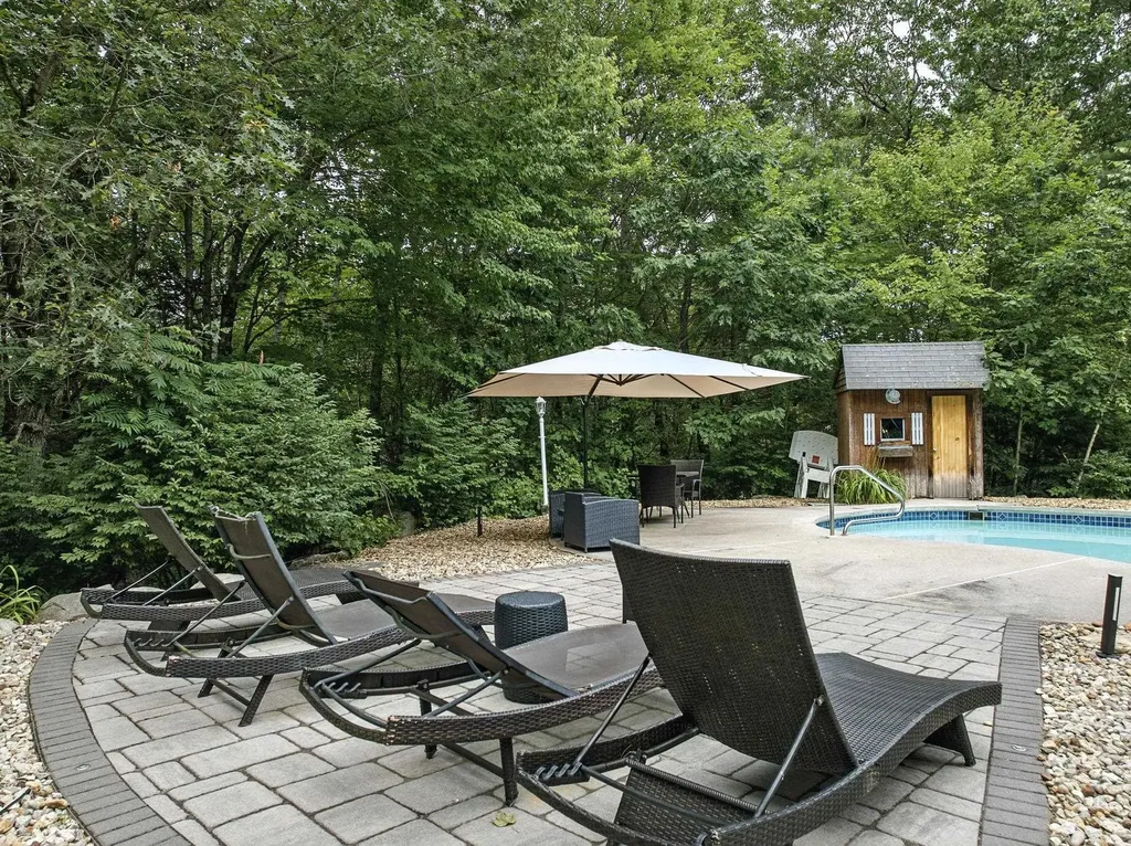 11 Cedar Drive New Boston NH 03070