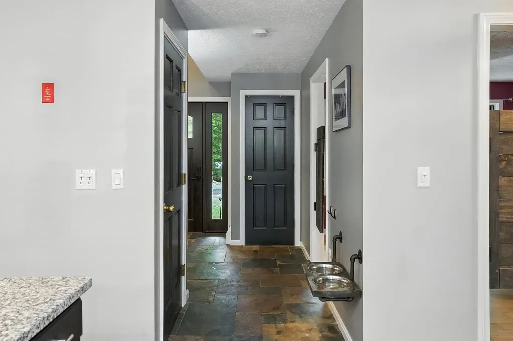 11 Cedar Drive New Boston NH 03070