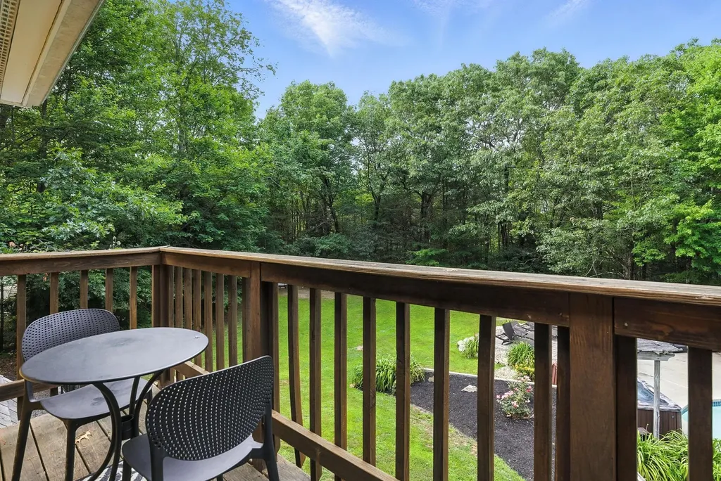 11 Cedar Drive New Boston NH 03070