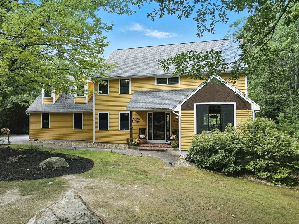 11 Cedar Drive New Boston NH 03070