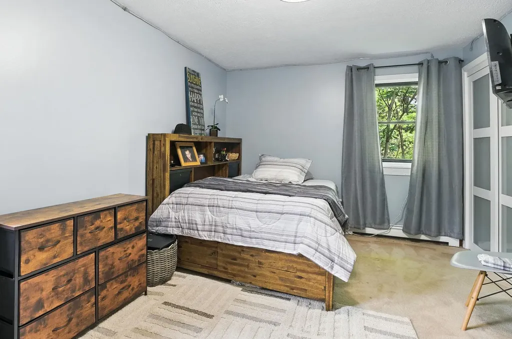 11 Cedar Drive New Boston NH 03070