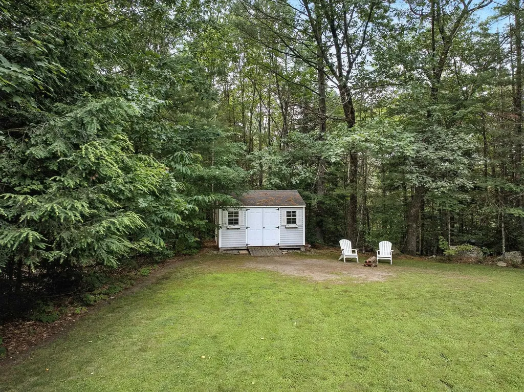 11 Cedar Drive New Boston NH 03070