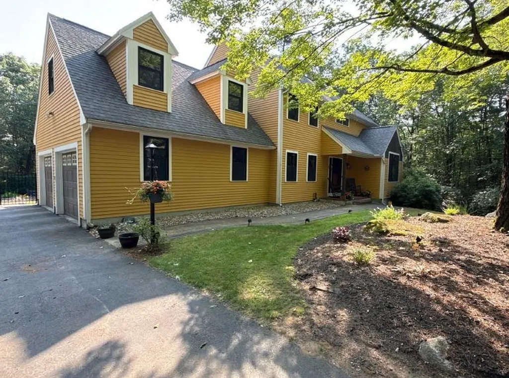 11 Cedar Drive New Boston NH 03070