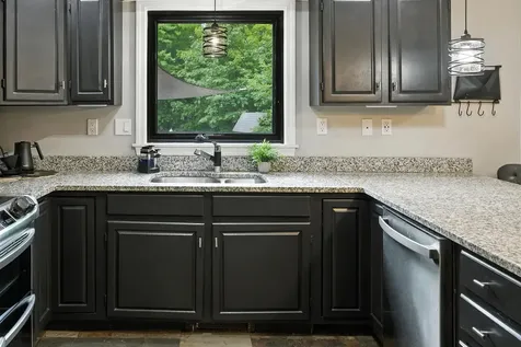 11 Cedar Drive New Boston NH 03070
