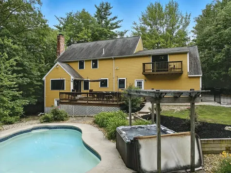 11 Cedar Drive New Boston NH 03070