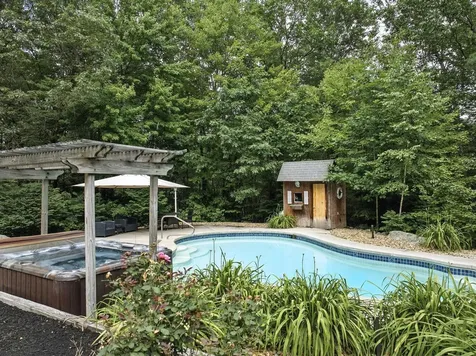 11 Cedar Drive New Boston NH 03070