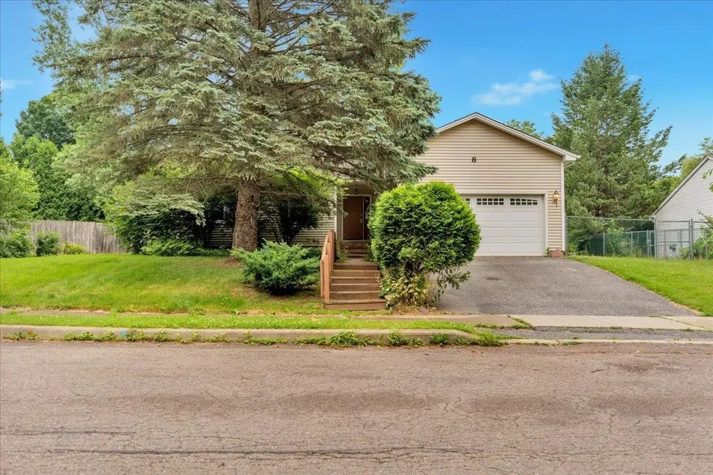 8 Pine Grove Terrace Winooski VT 05404