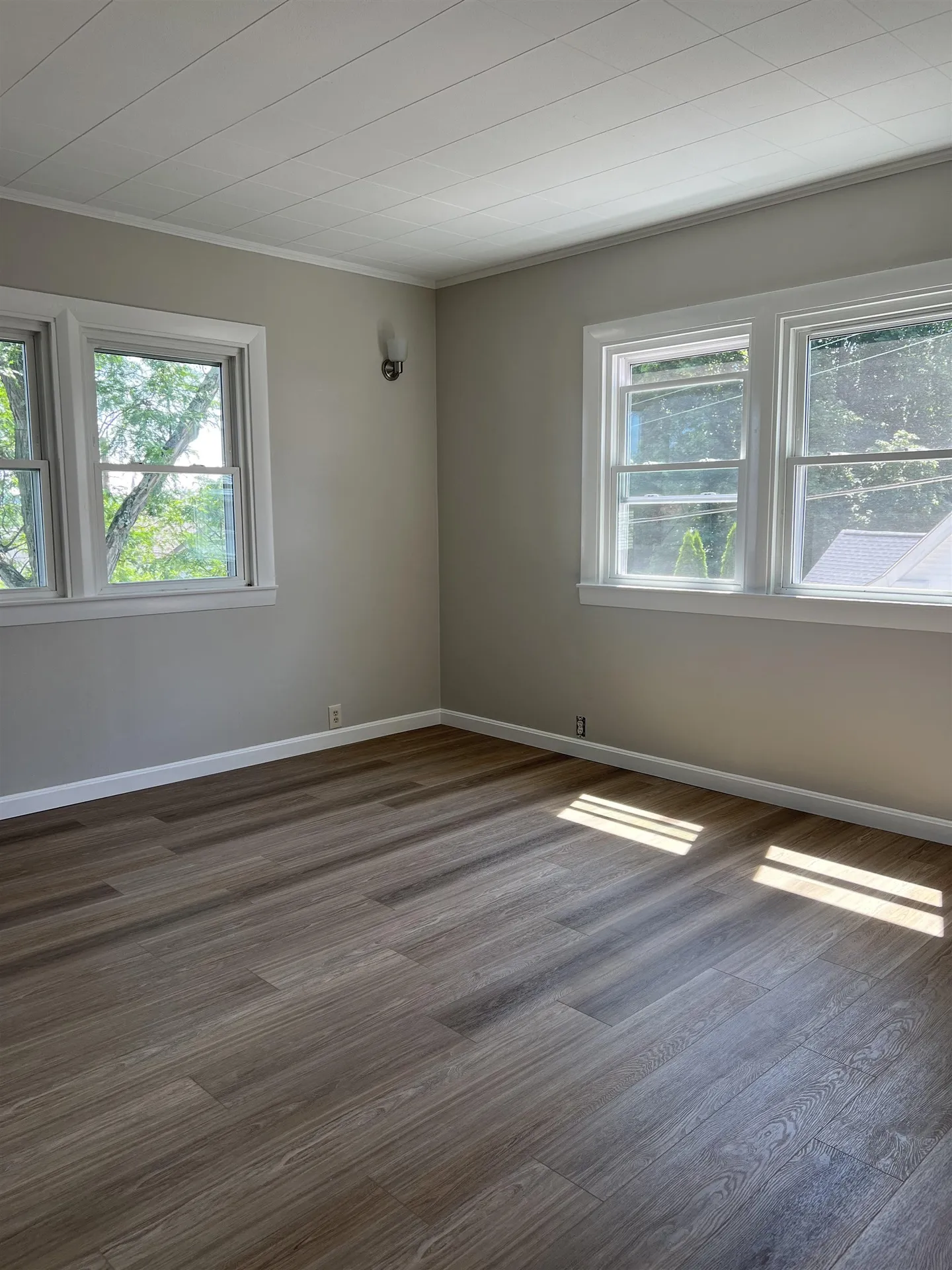 11 B Norton Street Nashua NH 03060