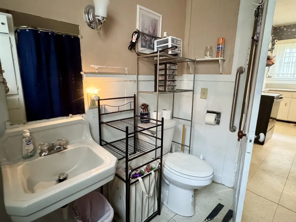 41 Henry Street Rockingham VT 05101-1480