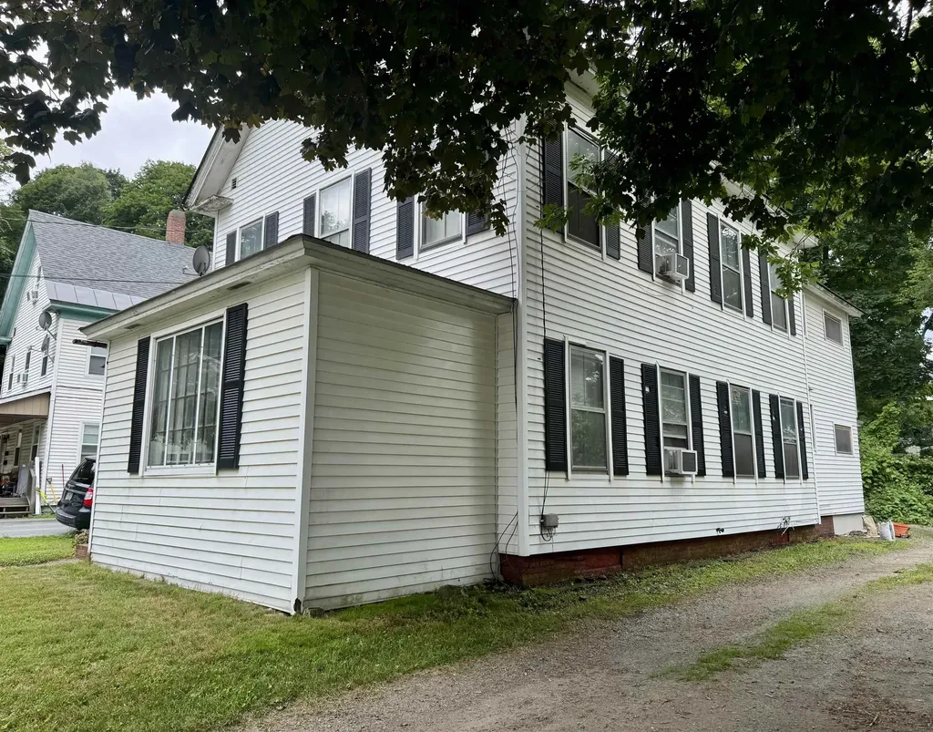 41 Henry Street Rockingham VT 05101-1480