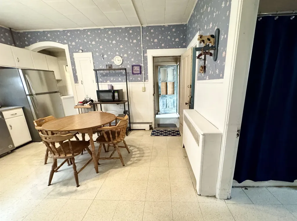 41 Henry Street Rockingham VT 05101-1480