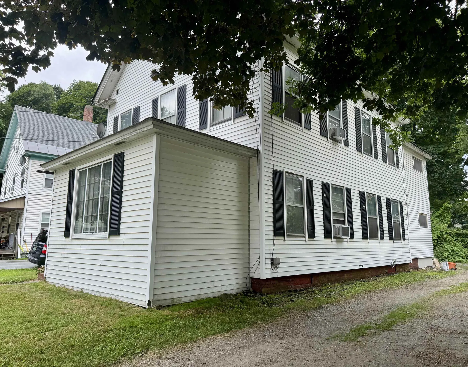 41 Henry Street Rockingham VT 05101-1480