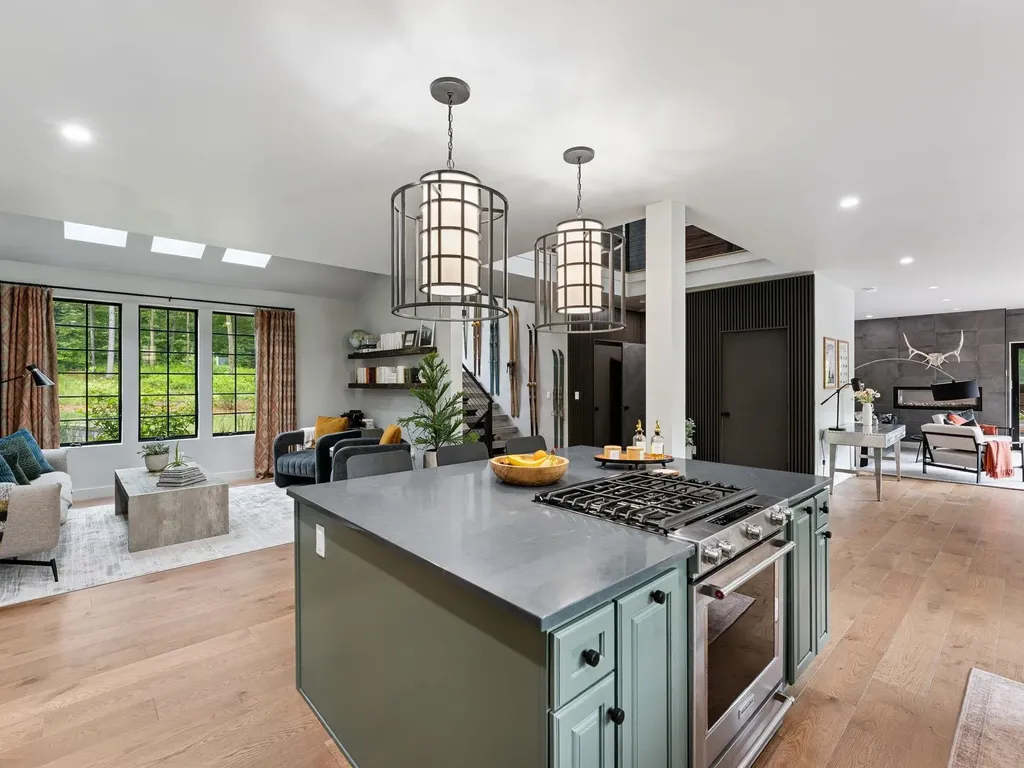 89 Caspar Drive Warren VT 05674