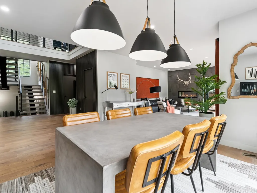 89 Caspar Drive Warren VT 05674