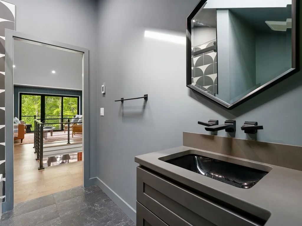 89 Caspar Drive Warren VT 05674