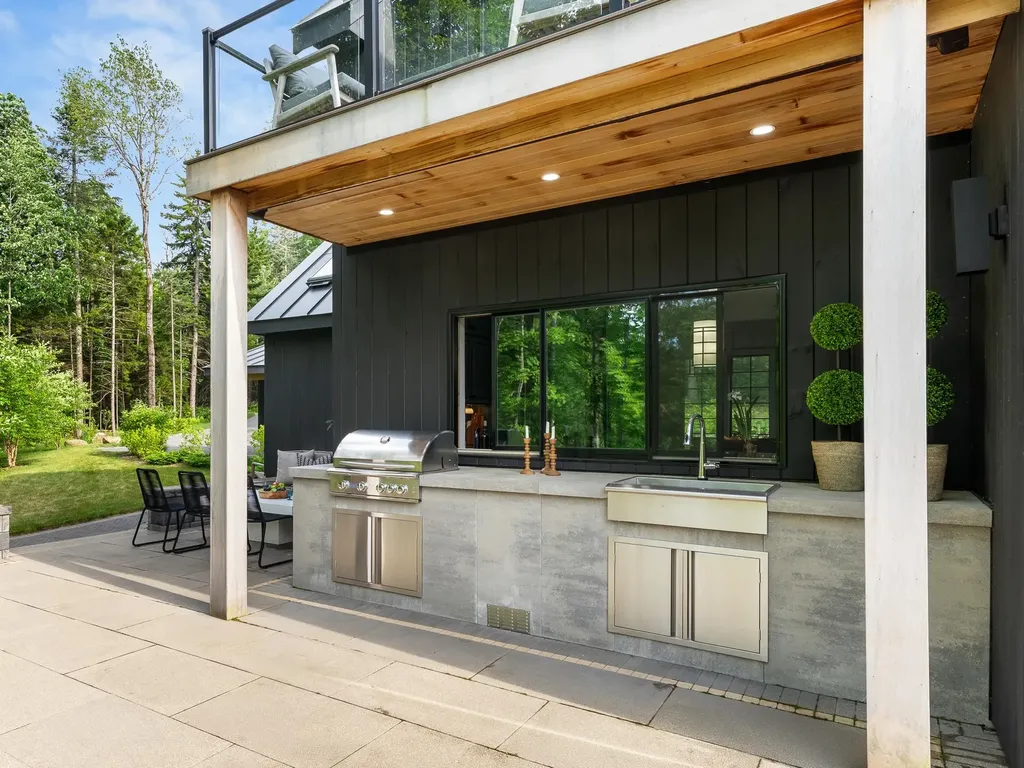 89 Caspar Drive Warren VT 05674