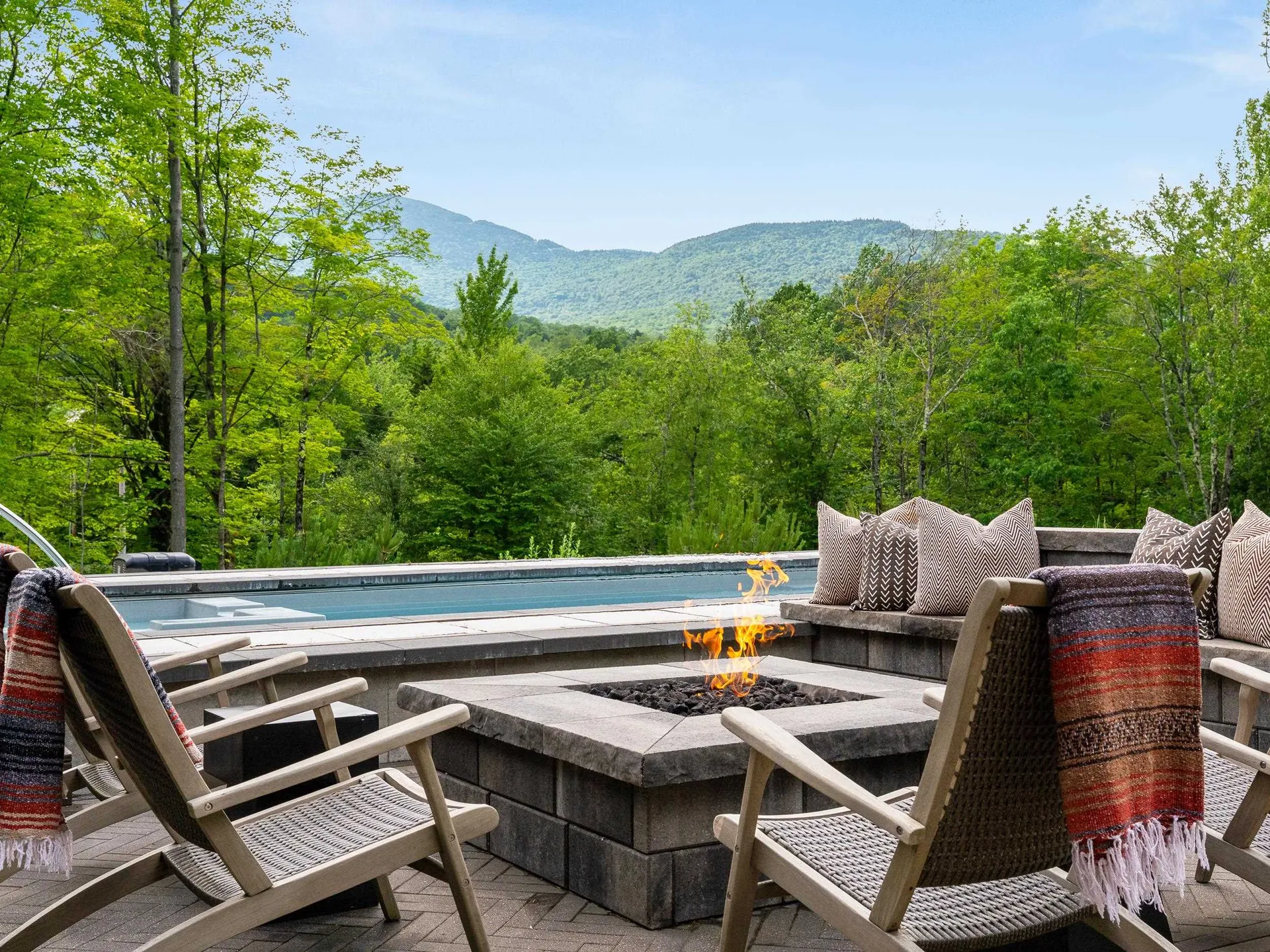 89 Caspar Drive Warren VT 05674