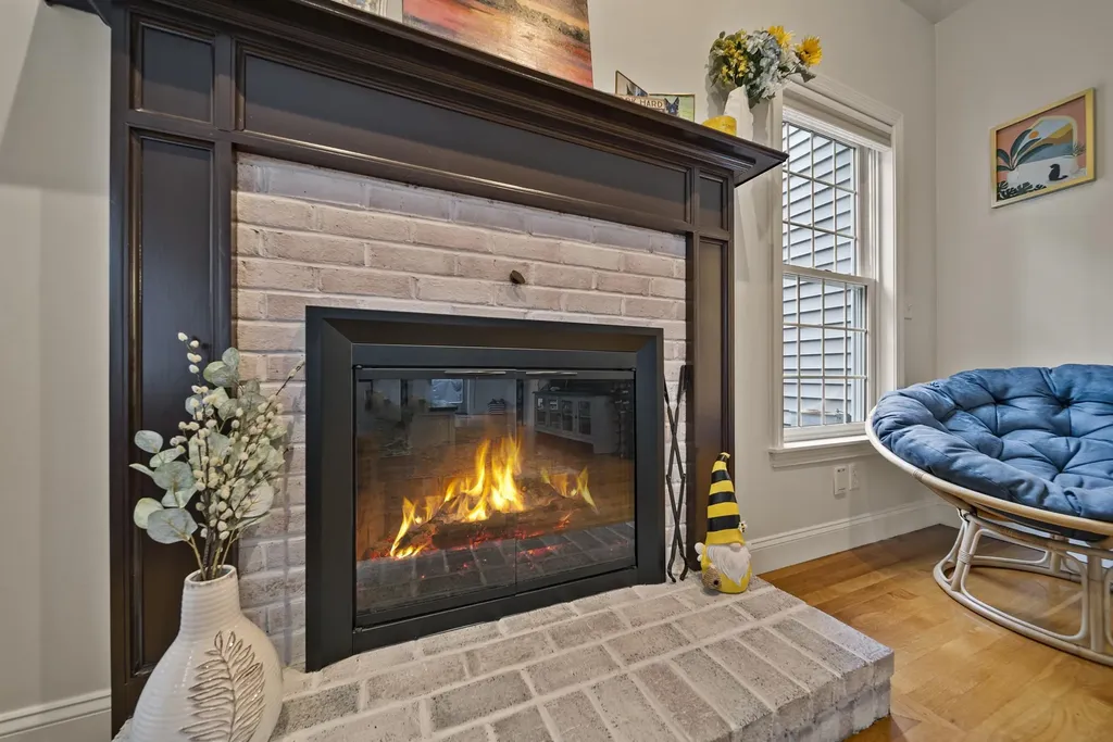 9 Hyde Park Circle Londonderry NH 03053