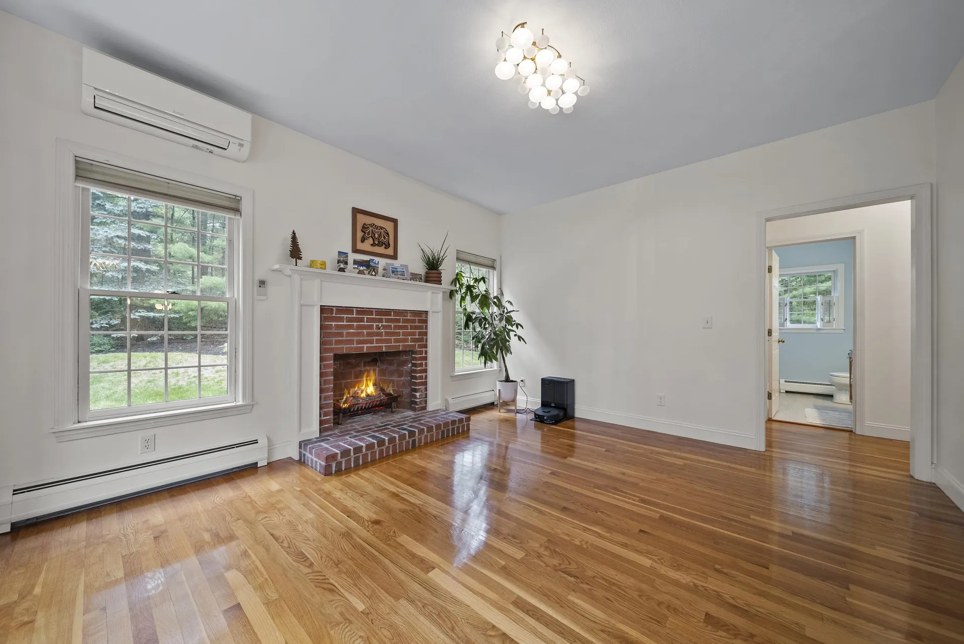 9 Hyde Park Circle Londonderry NH 03053