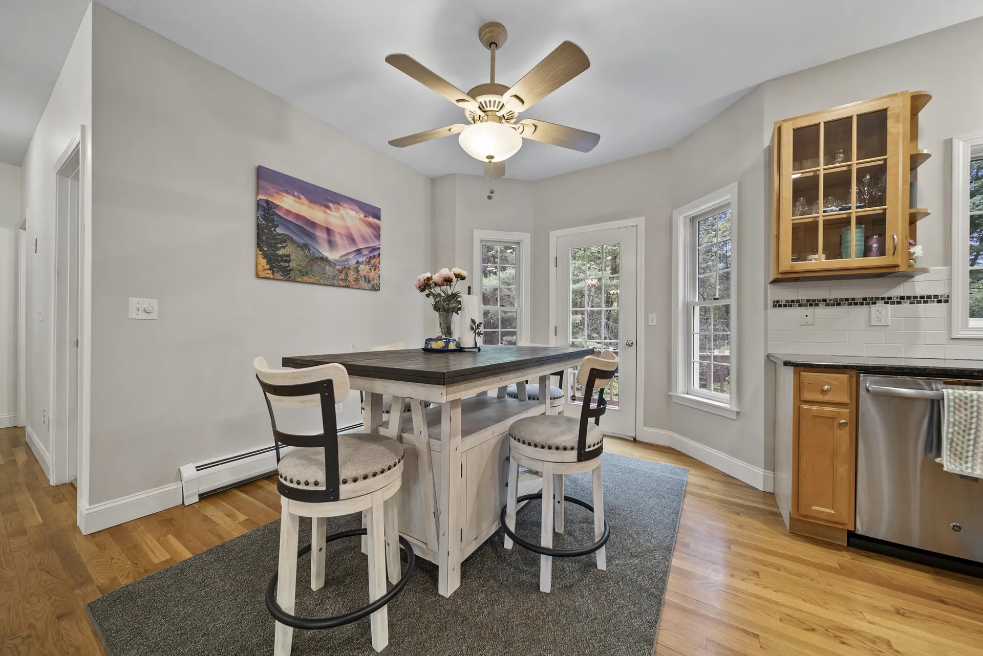 9 Hyde Park Circle Londonderry NH 03053