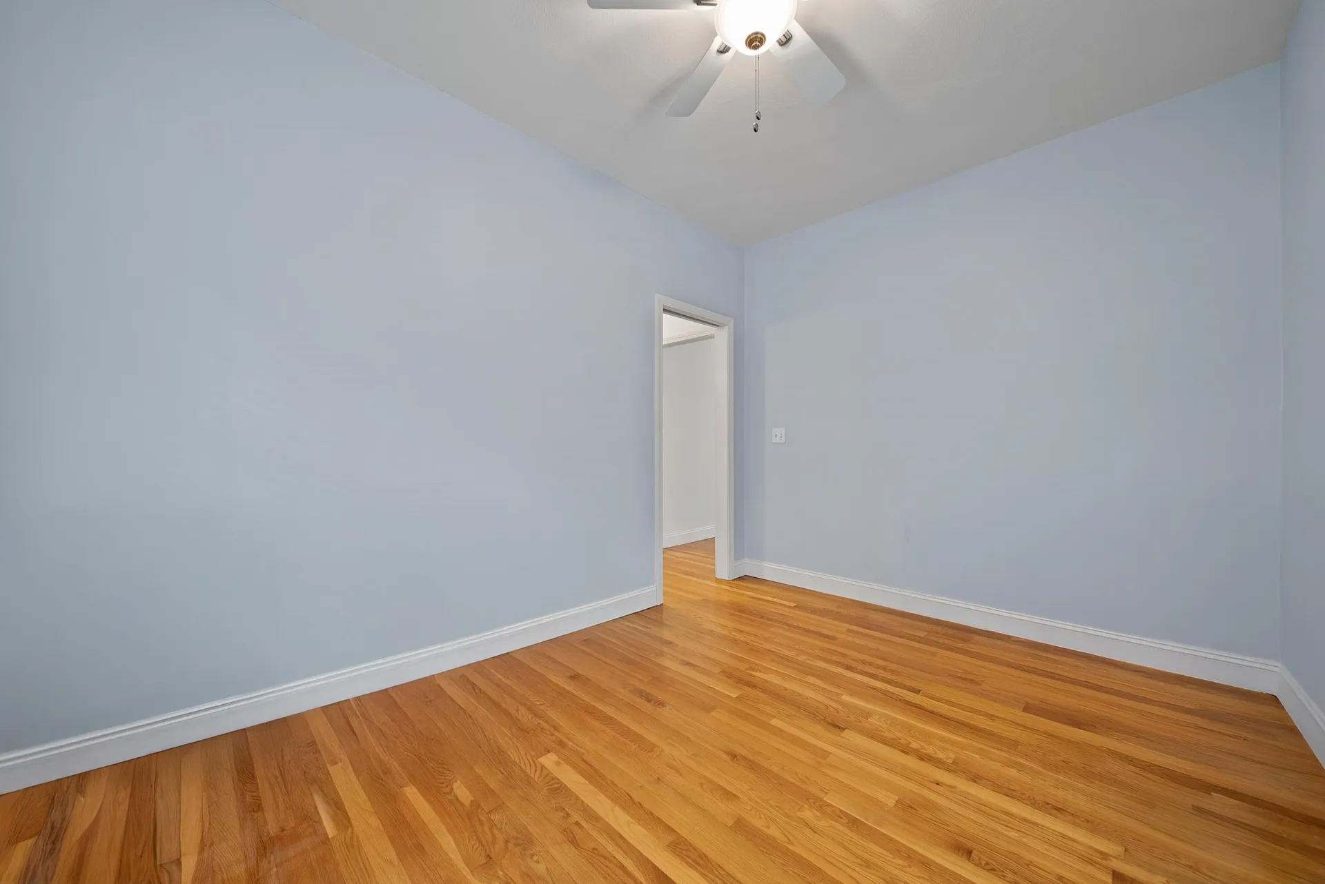 9 Hyde Park Circle Londonderry NH 03053