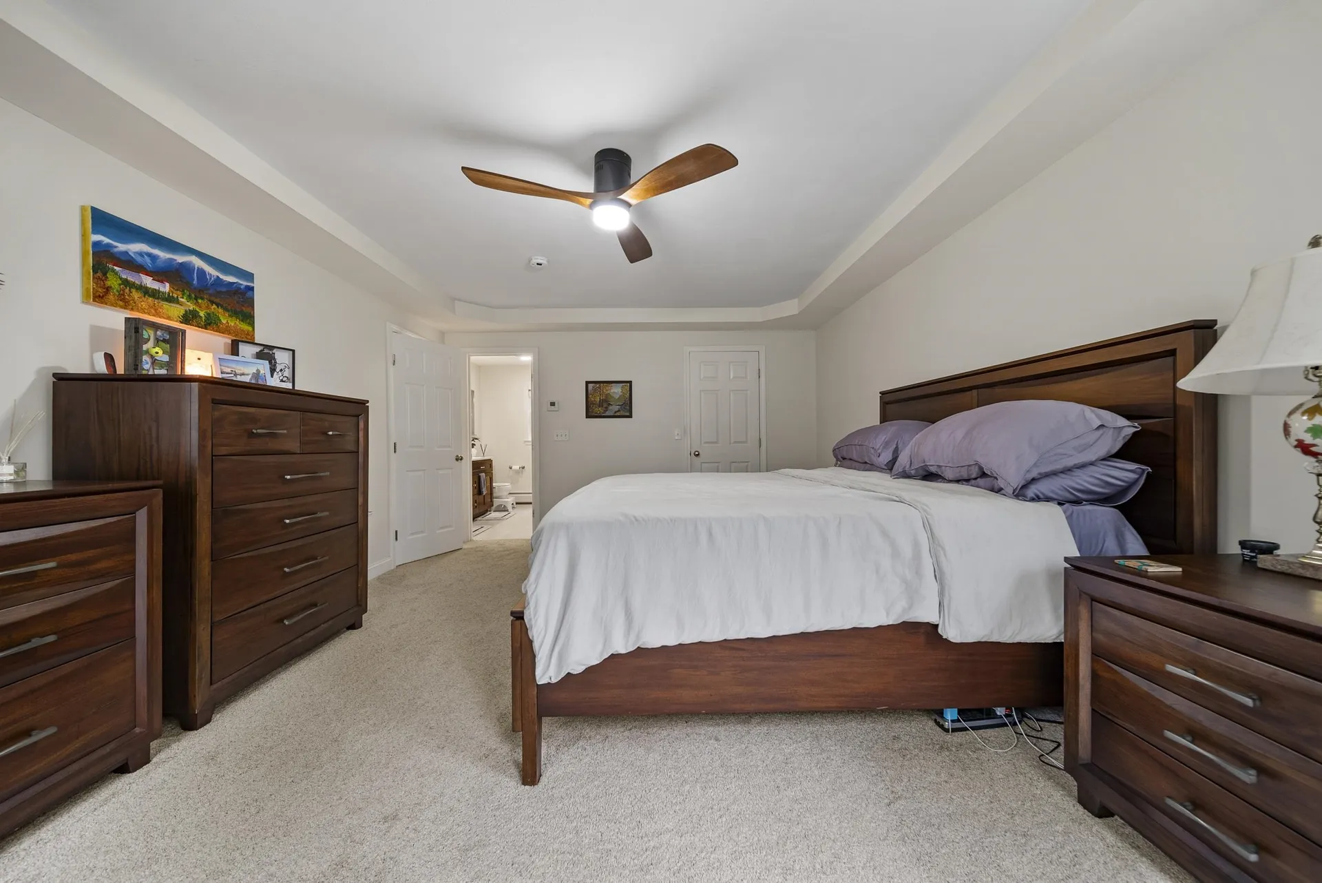 9 Hyde Park Circle Londonderry NH 03053