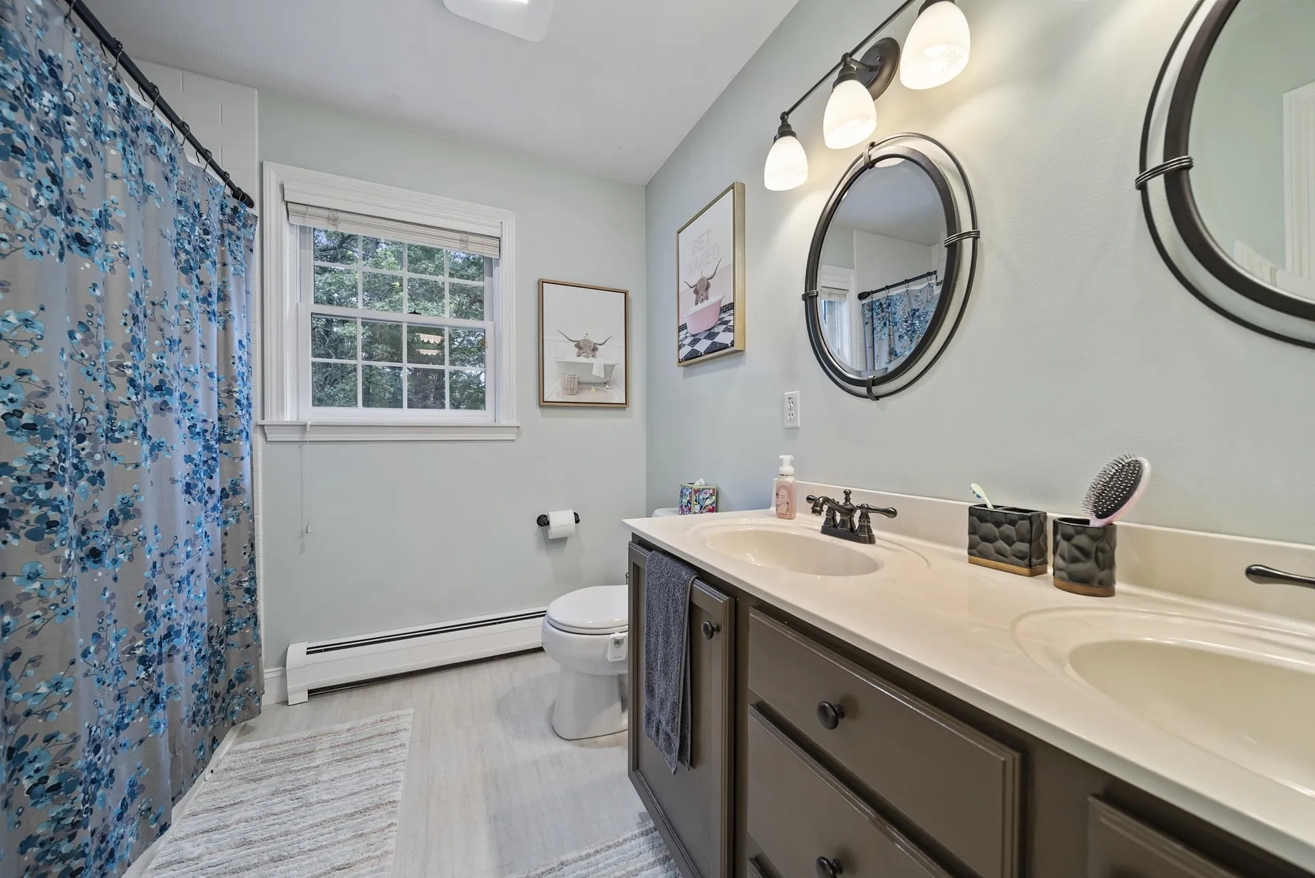 9 Hyde Park Circle Londonderry NH 03053