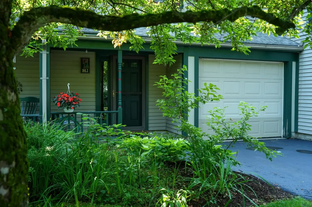 19 Saxon Hollow Drive Essex VT 05452