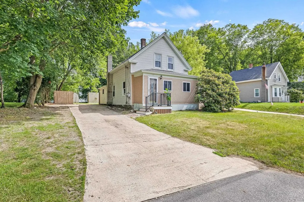 40 South Avenue Derry NH 03445