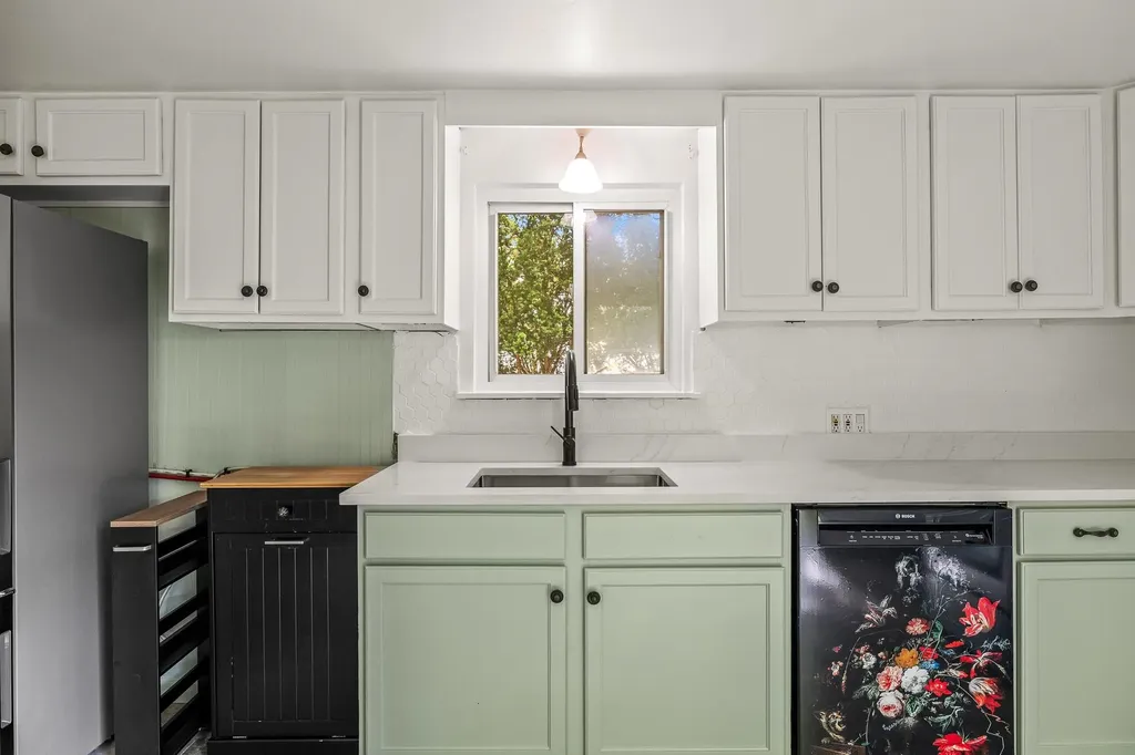 40 South Avenue Derry NH 03445