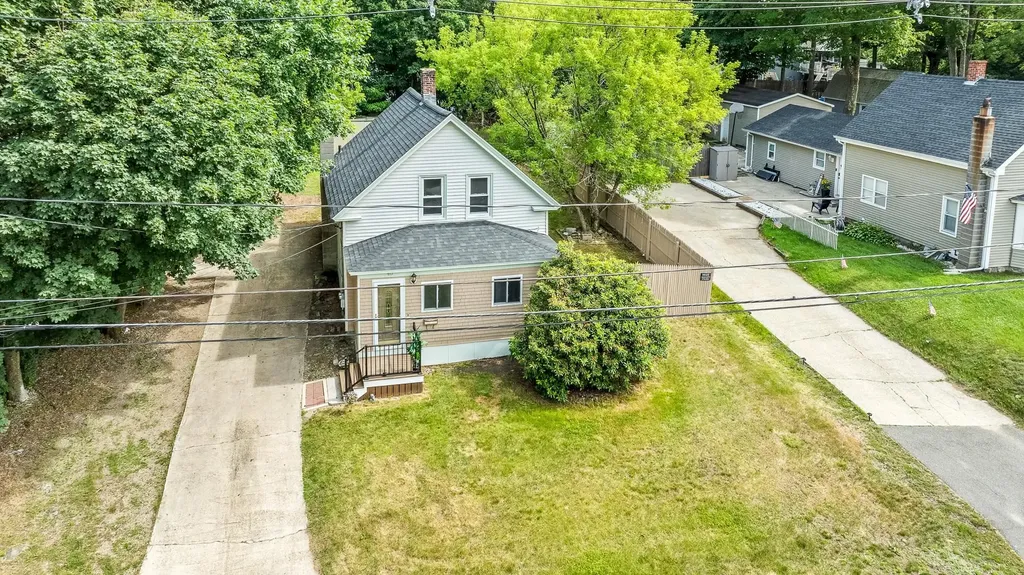 40 South Avenue Derry NH 03445