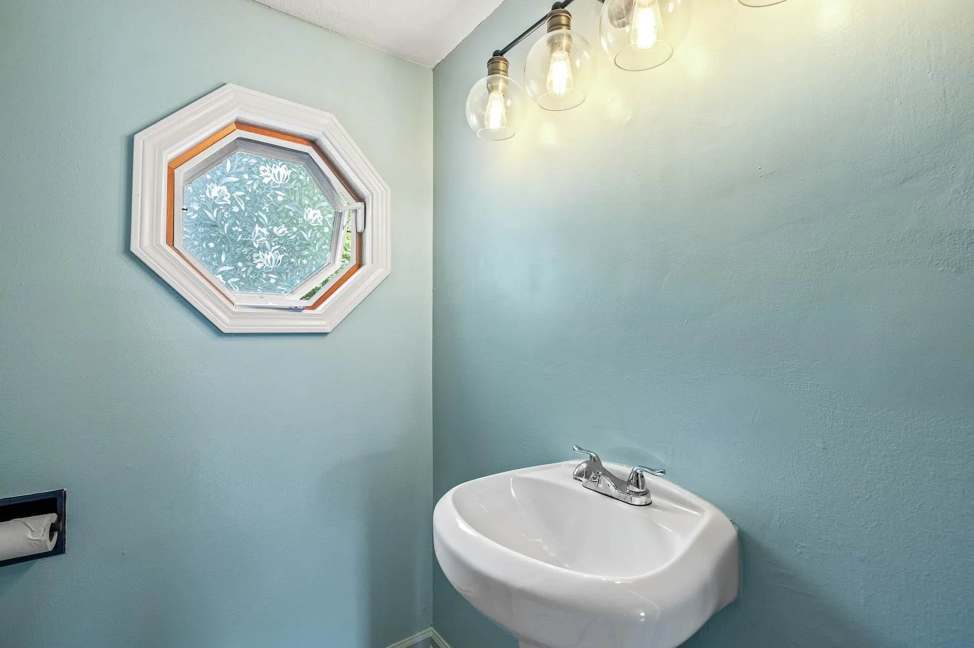 40 South Avenue Derry NH 03445