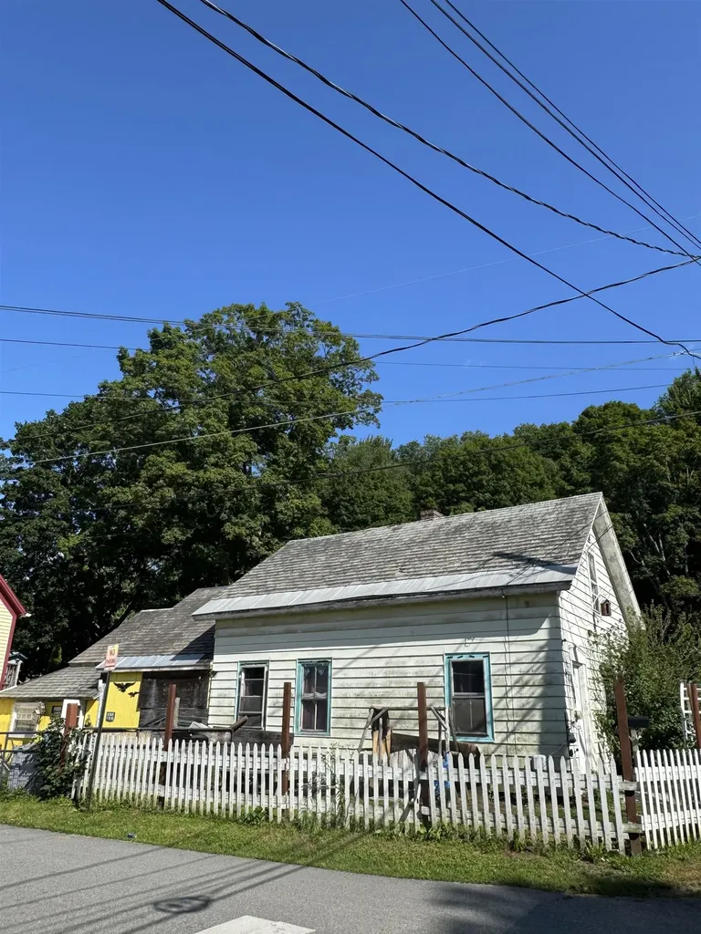 93 Clark Street Brattleboro VT 05301