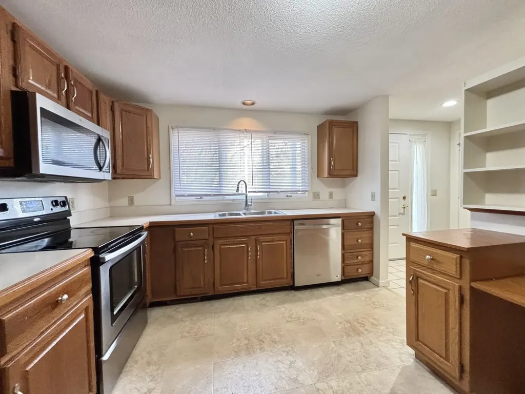 7 Skyview Circle Keene NH 03431