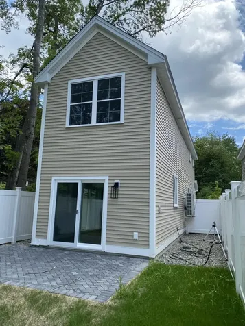 20 Auburn Street Dover NH 03820