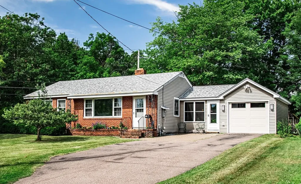 115 Dodds Court Burlington VT 05408