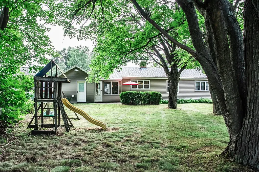 115 Dodds Court Burlington VT 05408