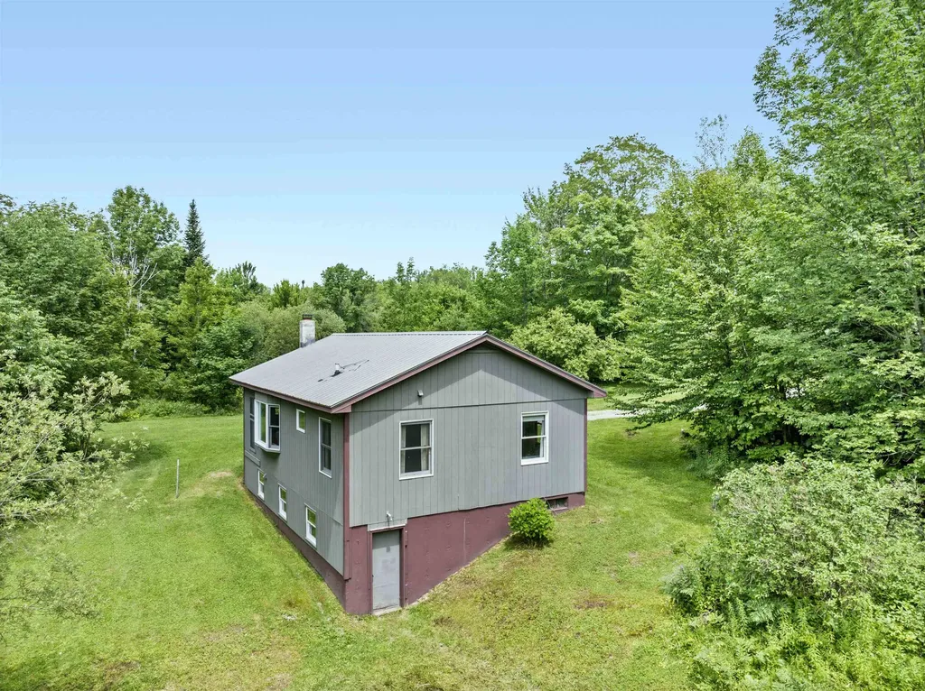 2293 Cleveland Corners Road Hyde Park VT 05655