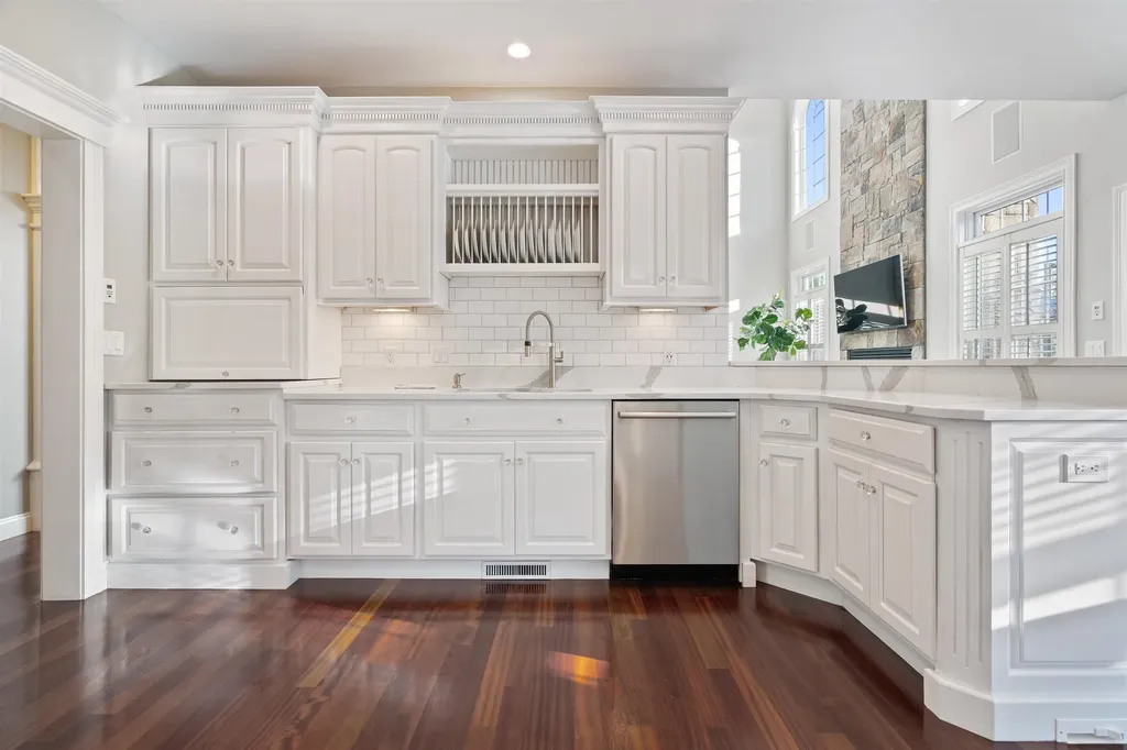 39 Ticklefancy Lane Salem NH 03079