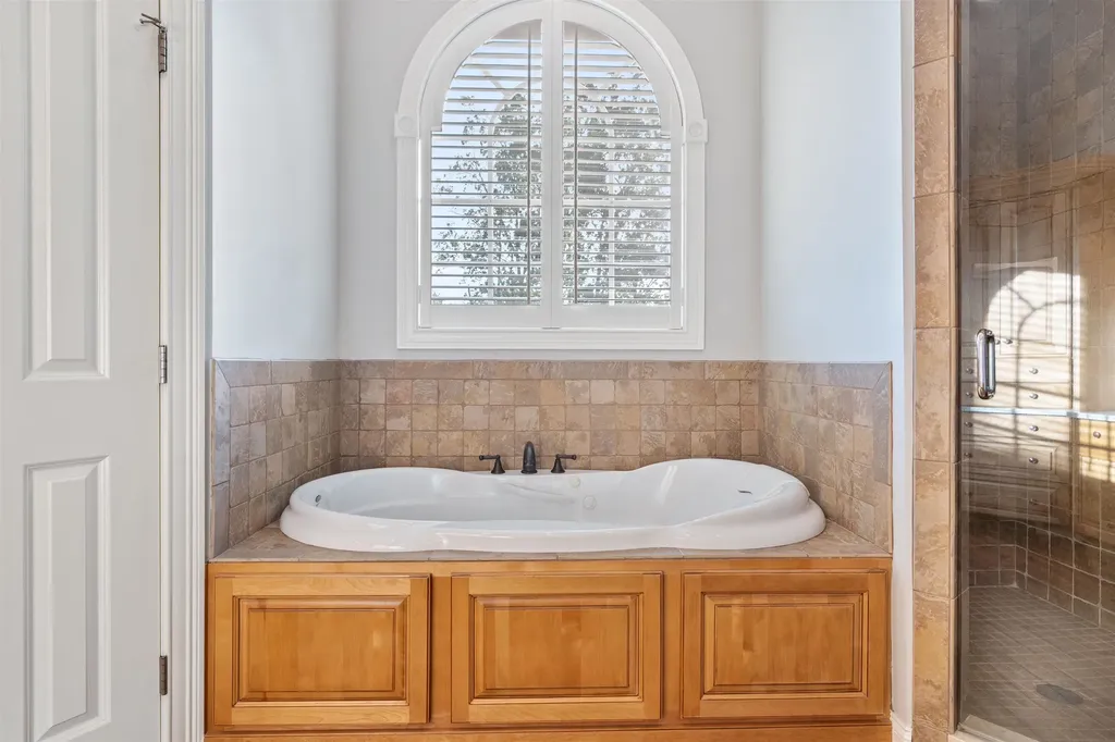 39 Ticklefancy Lane Salem NH 03079