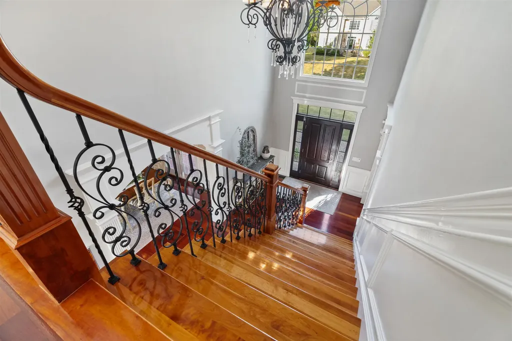 39 Ticklefancy Lane Salem NH 03079