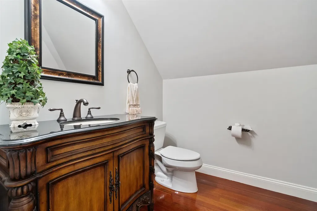 39 Ticklefancy Lane Salem NH 03079