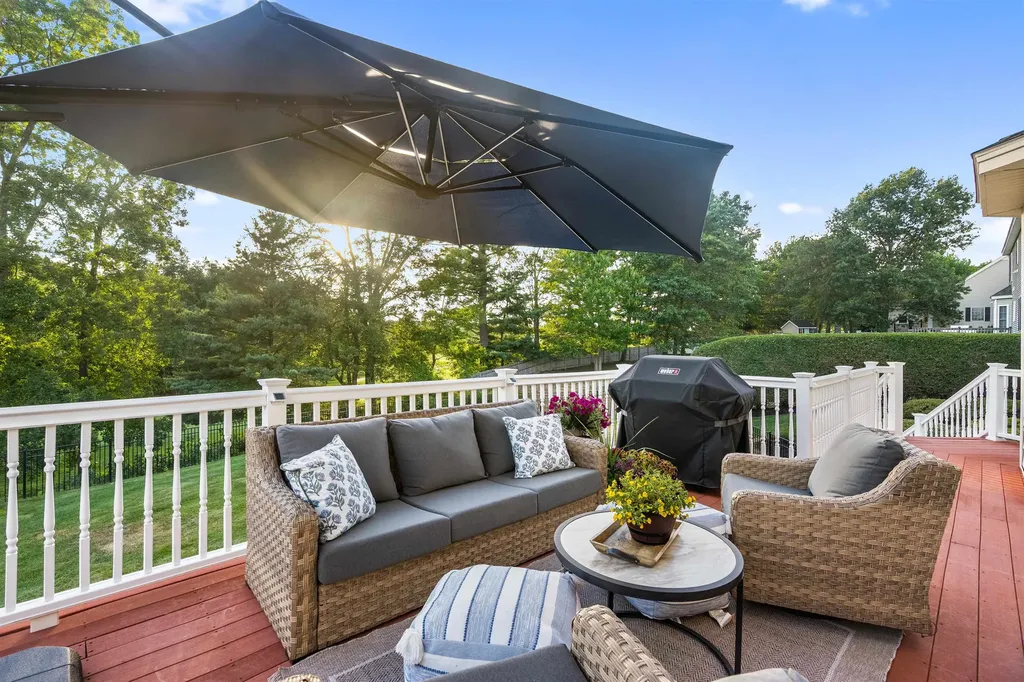 39 Ticklefancy Lane Salem NH 03079