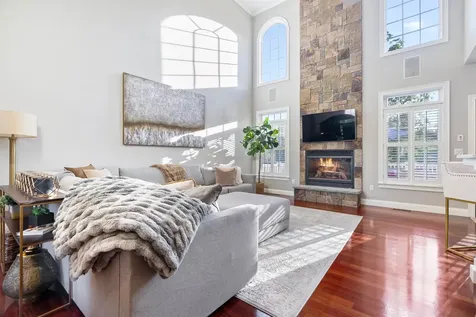 39 Ticklefancy Lane Salem NH 03079