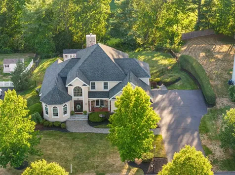 39 Ticklefancy Lane Salem NH 03079